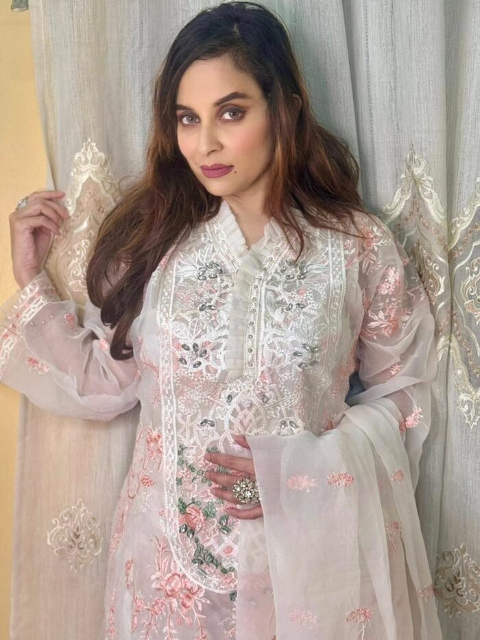 IMG-20251025-WA0012 Original Pakistani Organza 4PCS Dress - Image 1